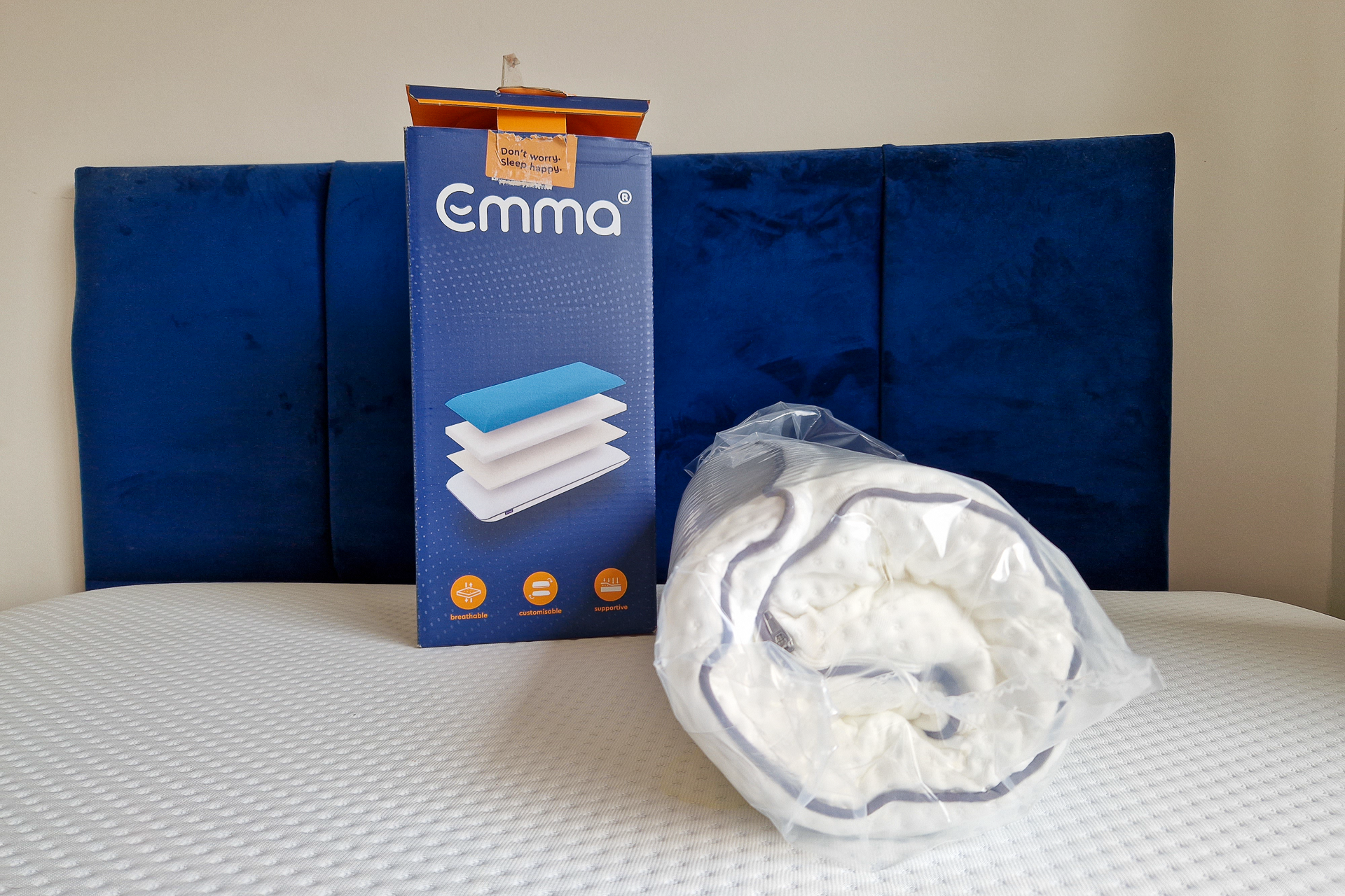 Emma pillow with box